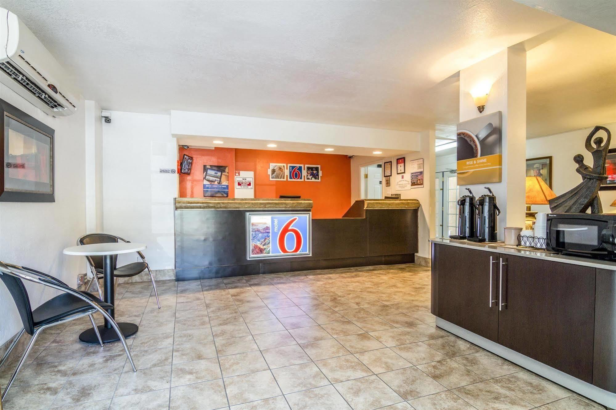 Motel 6 Glendale Az Exterior foto